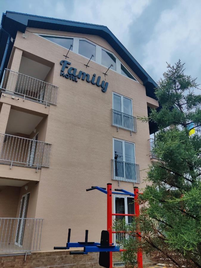 Family Hotel Hrybiwka Exterior foto